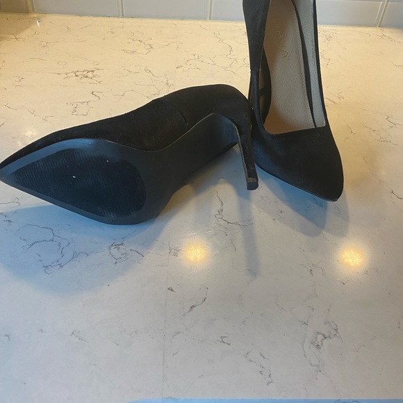 Liliana high heel  size 7.5 black velvet only worn once - Picture 3 of 6